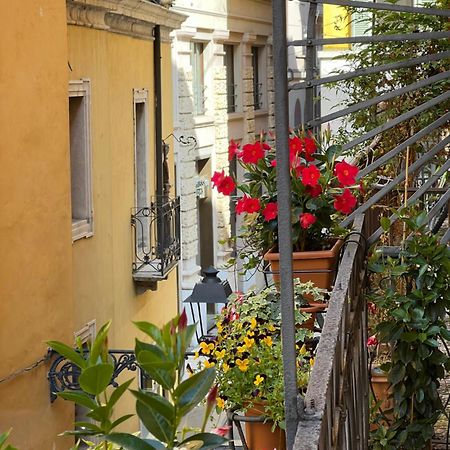 Flores Home Верона Екстер'єр фото