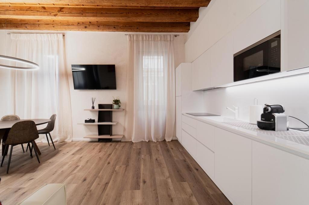 Flores Home Верона Екстер'єр фото