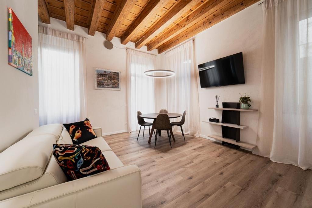 Flores Home Верона Екстер'єр фото